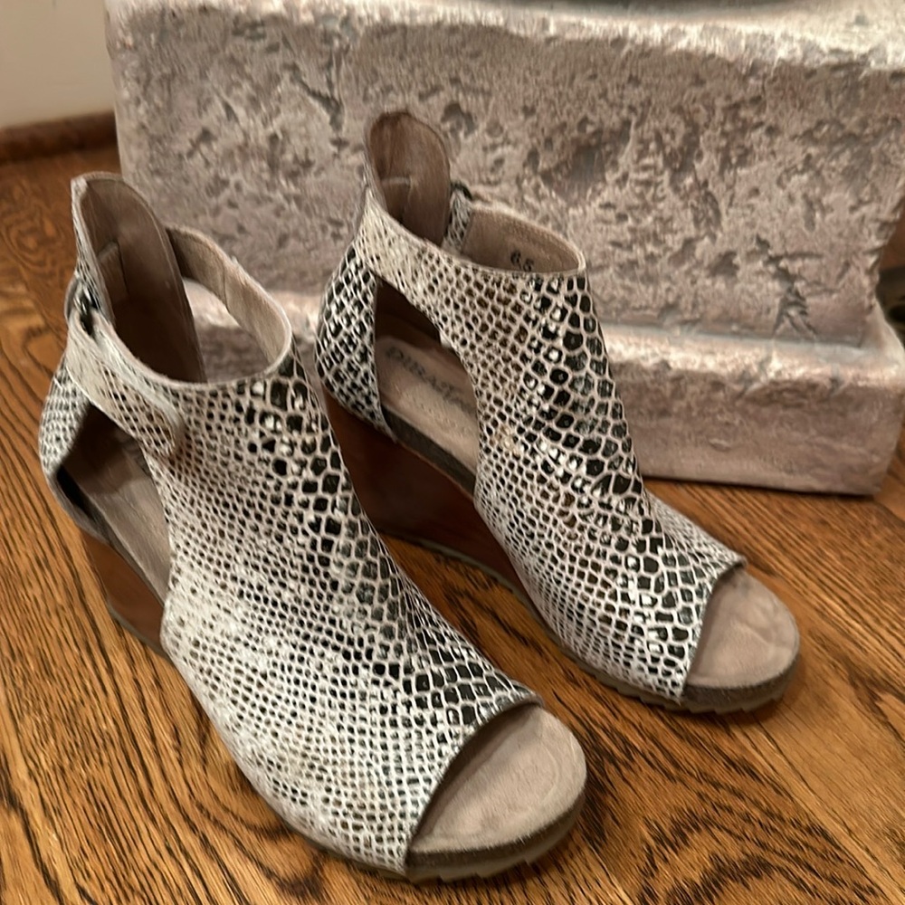 Diba True Wedge Sandals SZ 6.5